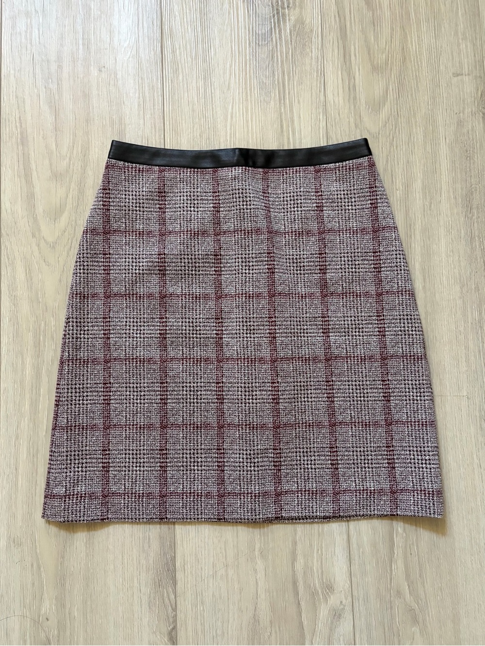 (NWT) Ann Taylor Plaid Tweed Mini Skirt with Black Waistband - Burgundy/Gray